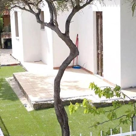 Comoda Villetta Con Giardino San Teodoro  Εξωτερικό φωτογραφία
