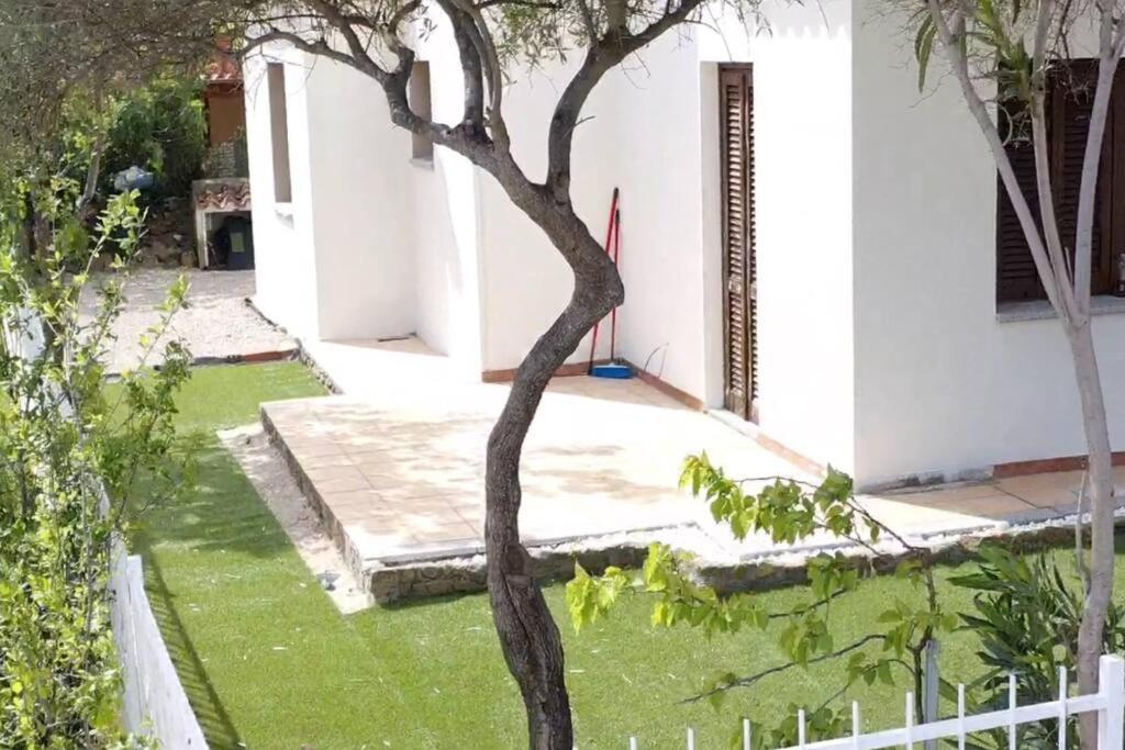Comoda Villetta Con Giardino San Teodoro  Εξωτερικό φωτογραφία